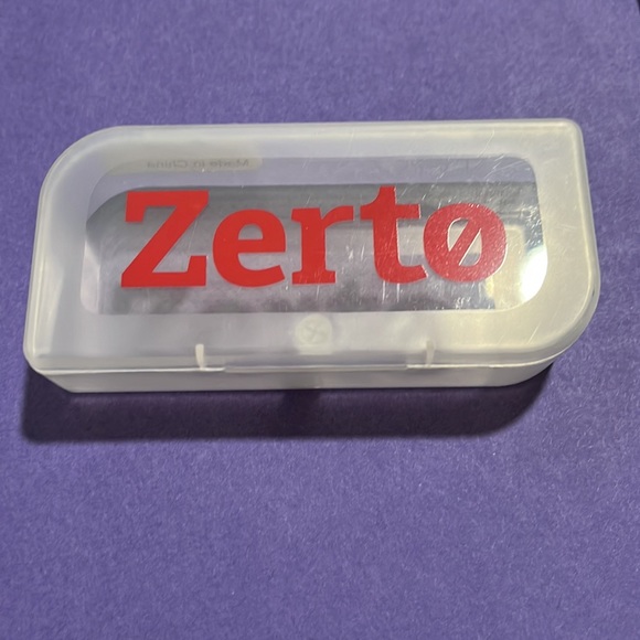 Zerto music control Bluetooth earbuds with travel case - Picture 4 of 4